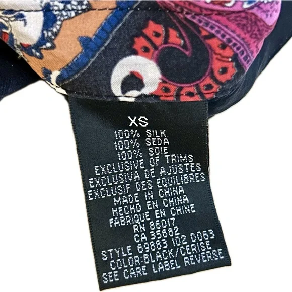 Bebe | 100% Silk Tunic Blouse w/ Wrap - Size XS - Paisley Print - Picture 8 of 9